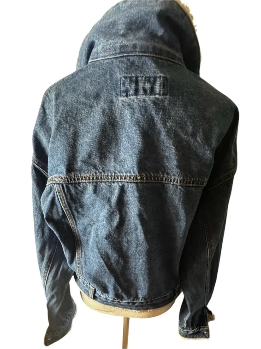 FOREVER 21 Denim Sherpa-Lined Jacket in Blue and Cream Sz S - Picture 2 of 9